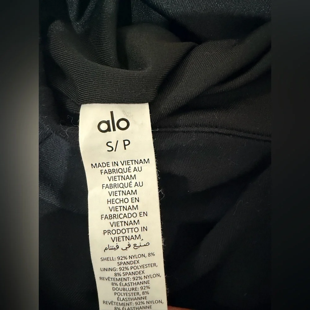 ALO Yoga Black V-Neck Sports Bra size S/P No padding
